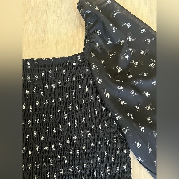 Lush Blouse - Picture 3 of 3